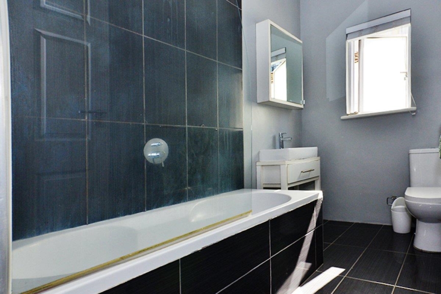 To Let 2 Bedroom Property for Rent in Sea Point Western Cape